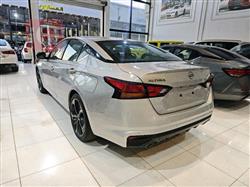 نيسان ألتيما